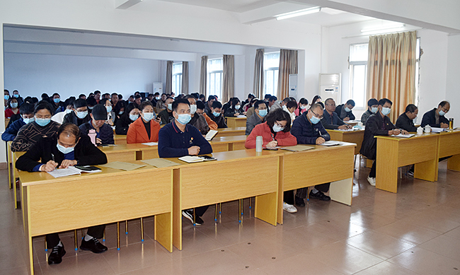 全体党员参加了总结大会.jpg