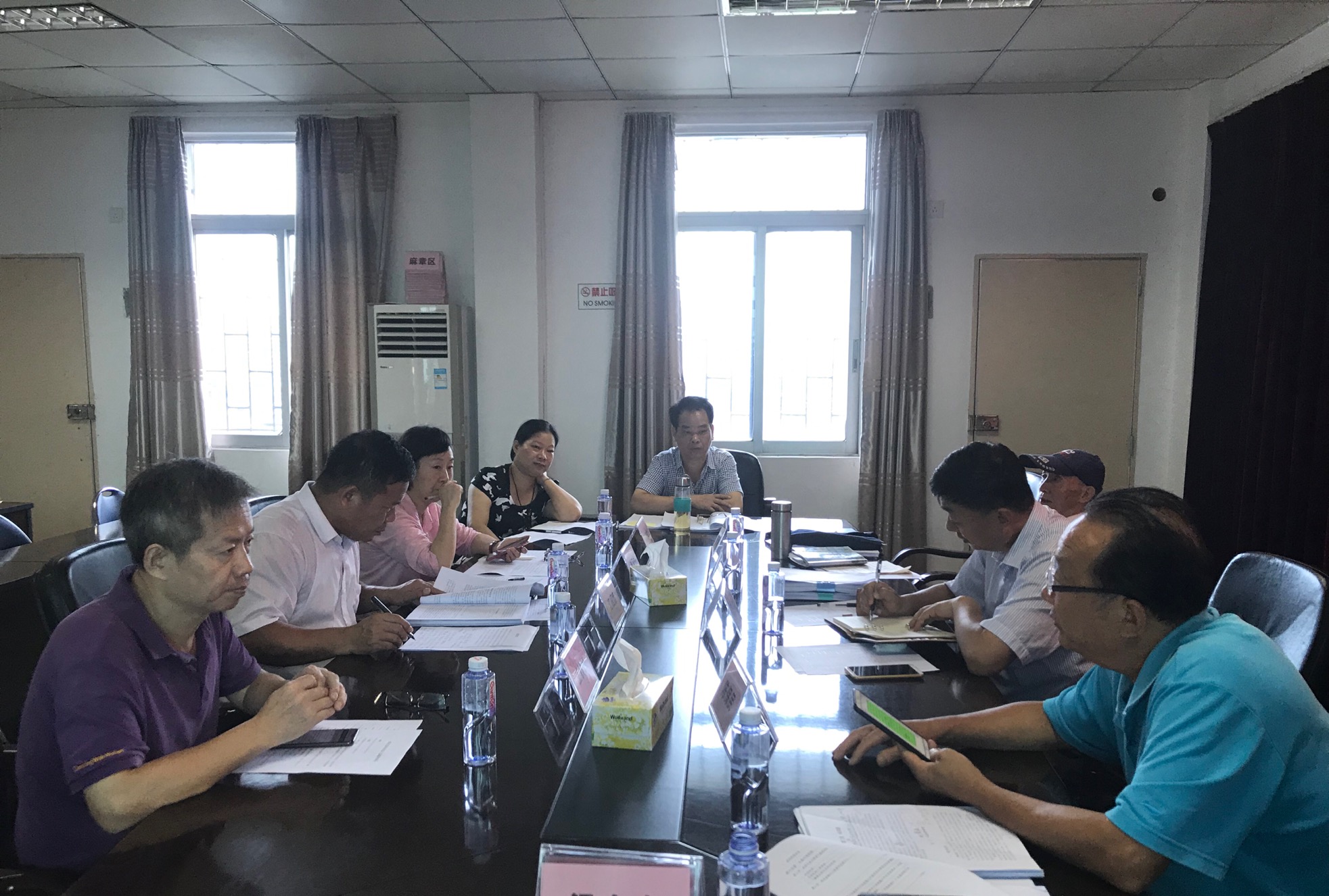 《湛江市水务志》志稿终审会现场1.jpg