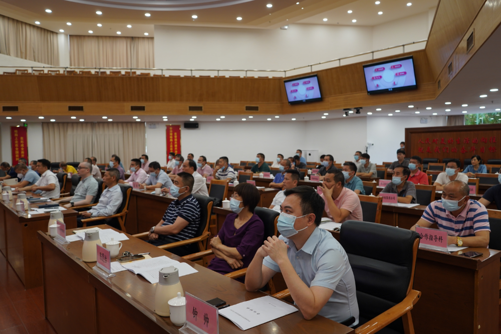 与会人员.JPG